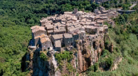 Visitare Calcata: paese di streghe, hippie e artisti