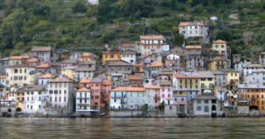 Visitare Brienno: il borgo lombardo che si specchia sul Lago di Como
