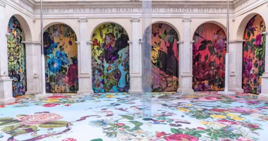 La mostra Flowers al Chiostro del Bramante a Roma