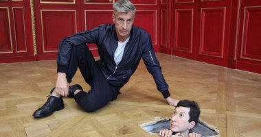 Bergamo con l'arte di Maurizio Cattelan