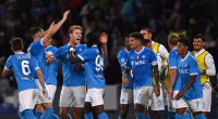 Napoli ribalta il Genoa e torna in vetta: 2-1 al Maradona