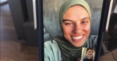 "Put your soul on your hand and walk" al cinema dal 27 novembre\