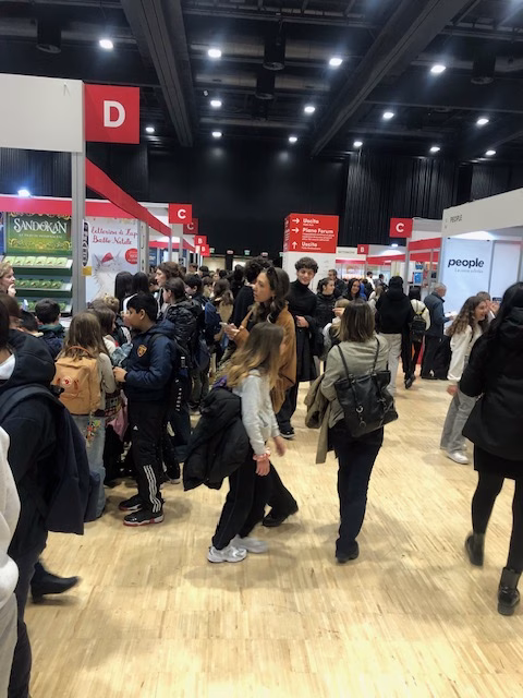 Il grande affollamento del pubblico a Più libri più liberi