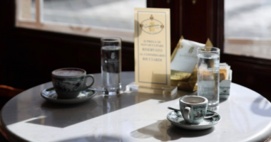 Al Gran Caffè Gambrinus per la Giornata del Caffè e quella dei Locali Storici d'Italia
